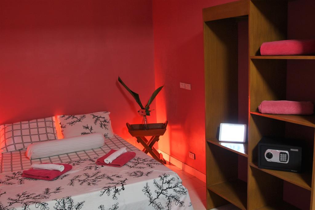Blue Bamboo Hotel Balabag  Chambre photo